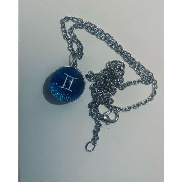 Gemini BLUE GLOBE ZODIAC STAR SIGN HOROSCOPE NECKLACE - Picture 3 of 8